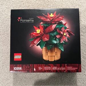 LEGO Icons Poinsettia Set with Red and Green Pieces